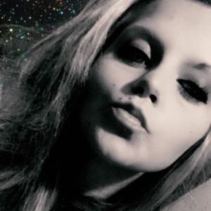 Meet your Posher, Desiree